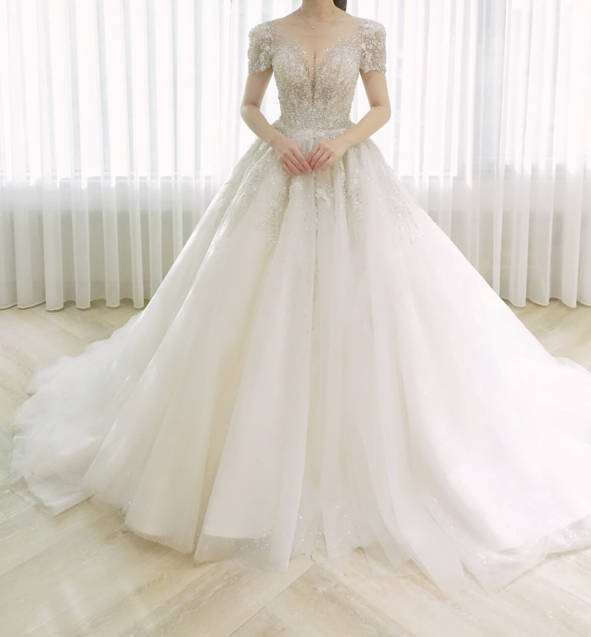 6、機能長大衣、加長禮服、新娘婚紗等。