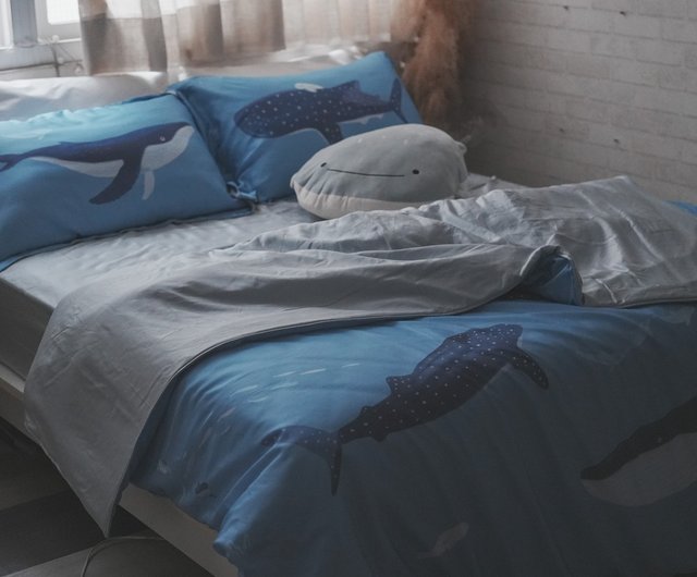 1、薄床罩、薄被套、保潔墊（單人）、涼被（單人）、類似品等。