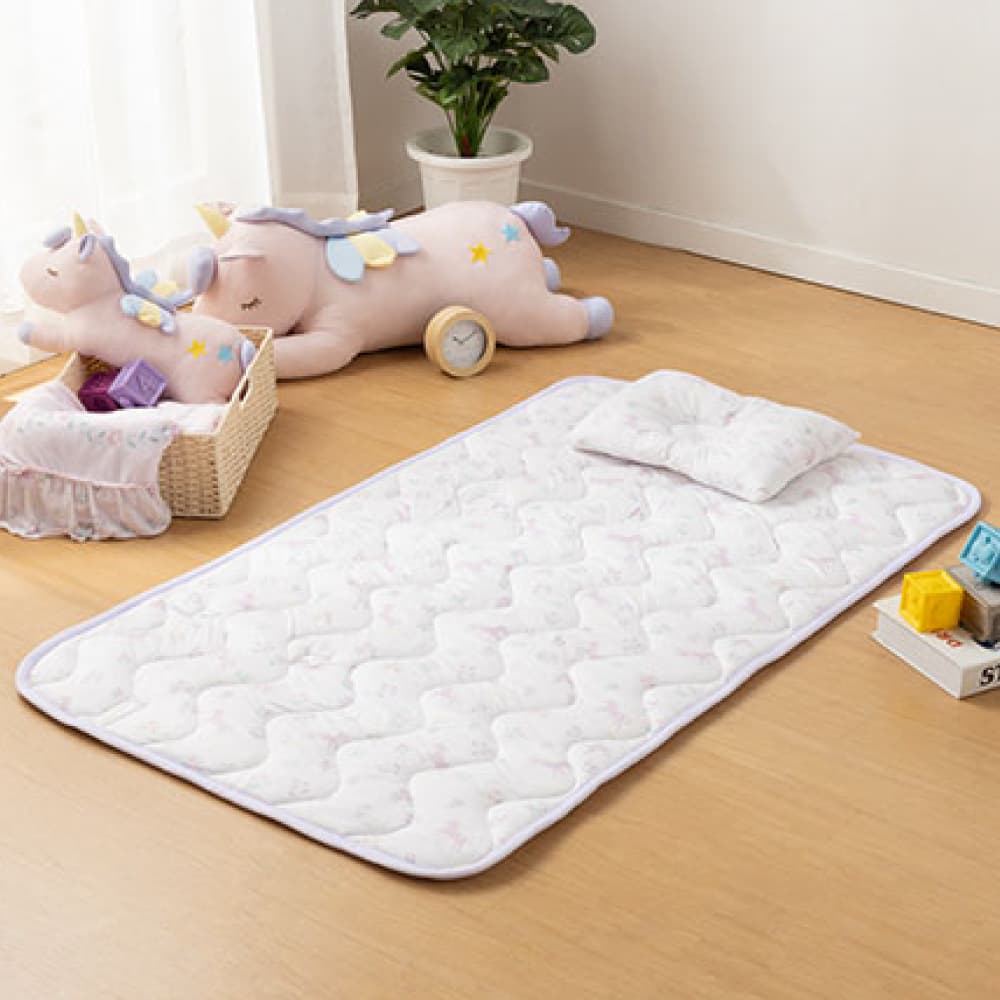 1、薄床罩、薄被套、保潔墊（單人）、涼被（單人）、類似品等。